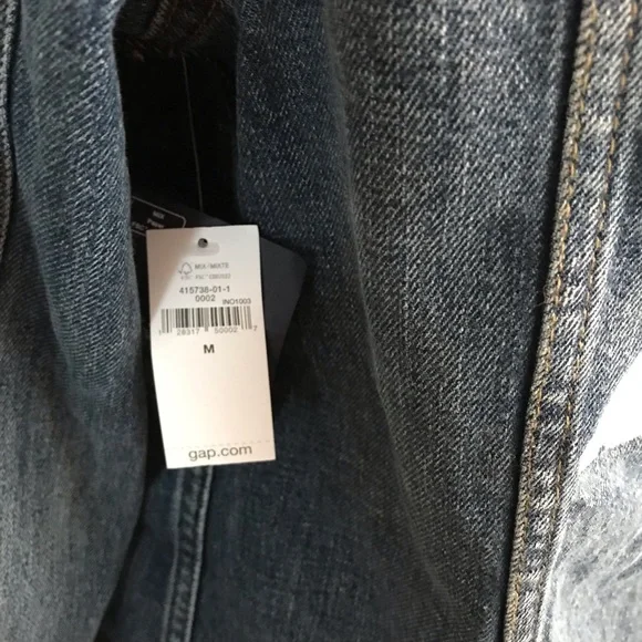 SOLD! OOAK Upcycled embroidered Gap denim jacket - Picture 6 of 9